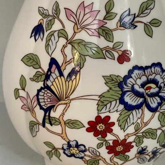 A Beautiful Vintage Royal Tara  Bone China Vase Wedding White Floral Ireland - Picture 10 of 10